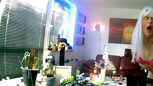 hellgirl1980 online show from November 29, 9:53 am