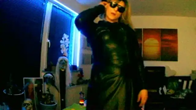 hellgirl1980 online show from November 16, 3:22 am