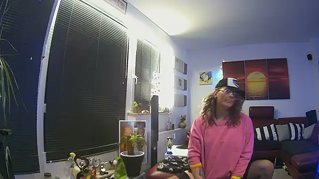 hellgirl1980 online show from October 22, 2:11 am