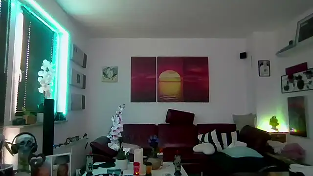 hellgirl1980 online show from November 20, 11:11 am