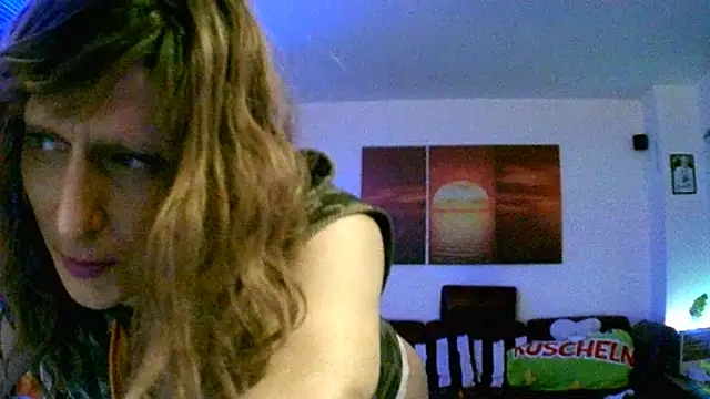 hellgirl1980 online show from November 15, 3:10 am