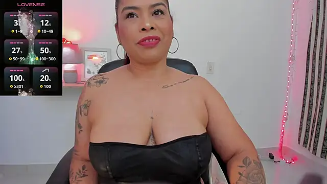 roselyn caprice online show from February 3, 2:53 am