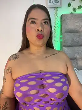 Snapshot of roselyn_caprice chatting on June 7, 1:00 am roselyn caprice online show from June 7, 1:00 am