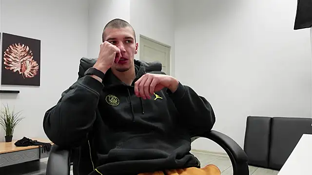 Ryan Dozer online show from October 25, 7:40 am