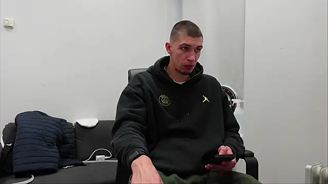 Ryan Dozer online show from October 4, 5:42 am