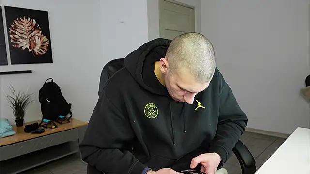 Ryan Dozer online show from February 8, 7:28 am