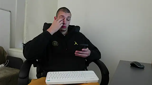 Ryan Dozer online show from November 8, 7:01 am