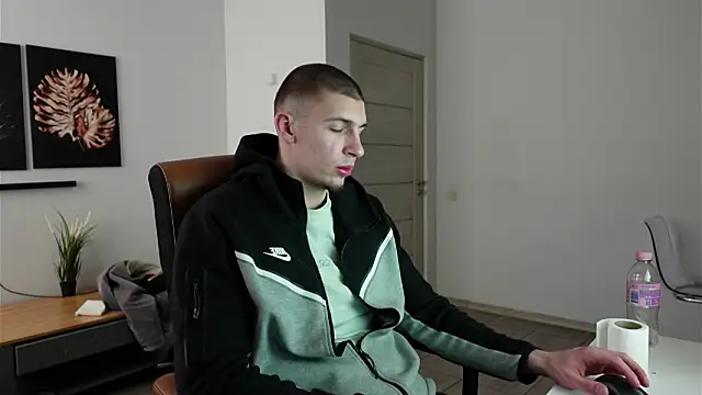 Ryan Dozer online show from March 22, 7:10 am