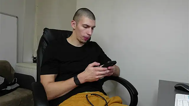 Ryan Dozer online show from November 6, 8:29 am