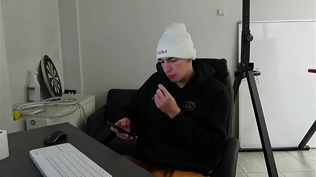 Ryan Dozer online show from November 30, 7:09 am