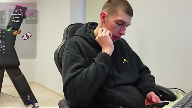 Ryan Dozer online show from November 29, 8:36 am