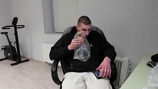 Ryan Dozer online show from April 23, 6:09 pm