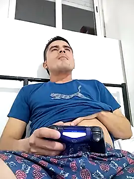 Andr3s69xxx online show from February 6, 9:00 pm