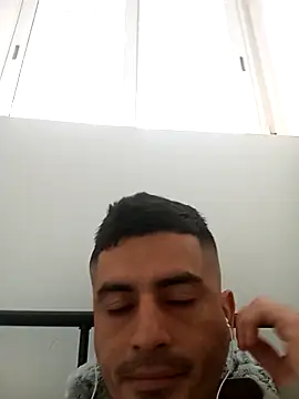 Andr3s69xxx online show from February 8, 10:24 am