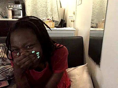 littyleesh1 online show from December 1, 4:46 am