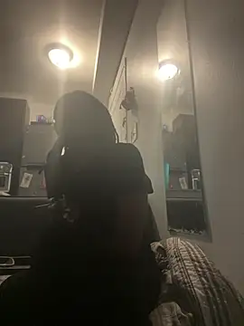 littyleesh1 online show from April 5, 11:11 pm