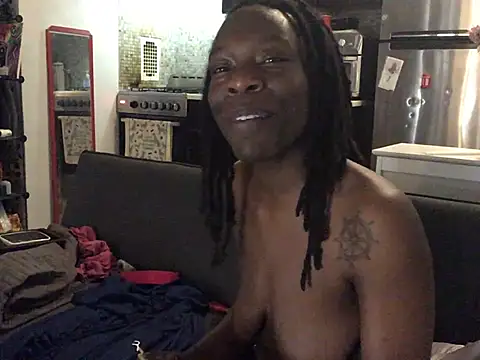Snapshot of littyleesh1 chatting on May 17, 12:32 am littyleesh1 online show from May 17, 12:32 am