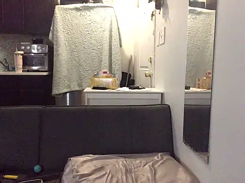 littyleesh1 online show from November 15, 4:27 am