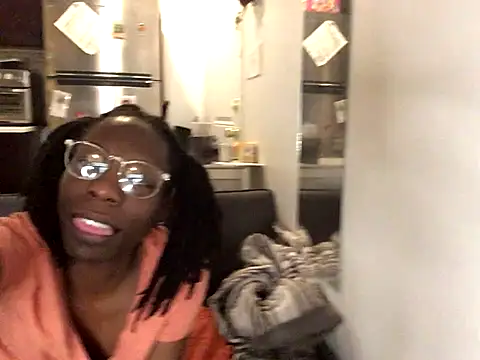 littyleesh1 online show from January 8, 12:00 pm