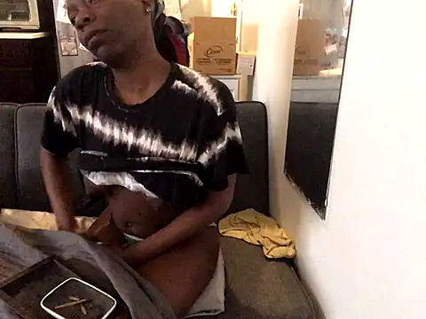 littyleesh1 online show from December 18, 2:32 pm