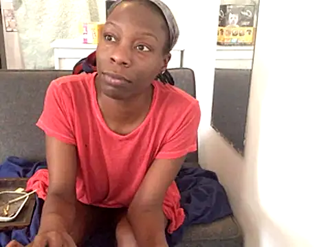 littyleesh1 online show from October 16, 6:49 pm