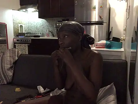 Snapshot of littyleesh1 chatting on June 13, 1:25 am littyleesh1 online show from June 13, 1:25 am