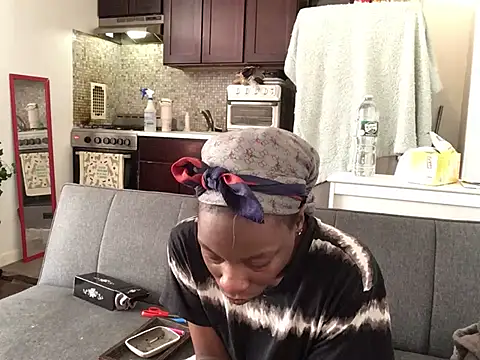 littyleesh1 online show from February 4, 5:19 pm