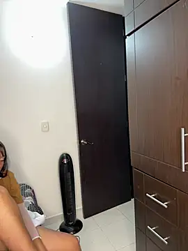 charlottekiss99 online show from April 17, 10:12 pm