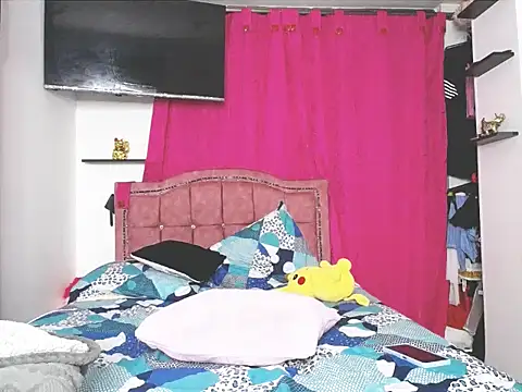 Snapshot of charlottekiss99 chatting on November 29, 3:50 am charlottekiss99 online show from November 29, 3:50 am