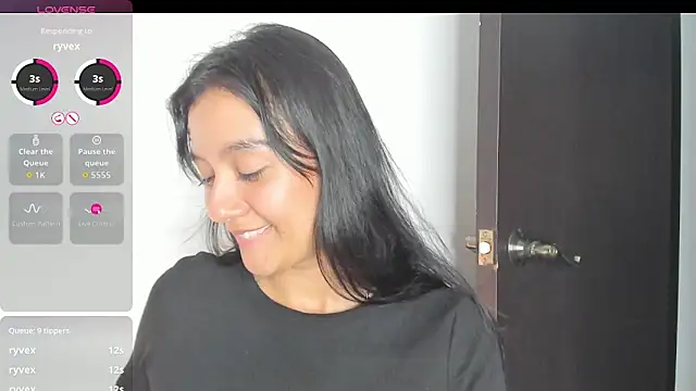 Snapshot of charlottekiss99 chatting on June 12, 10:29 pm charlottekiss99 online show from June 12, 10:29 pm