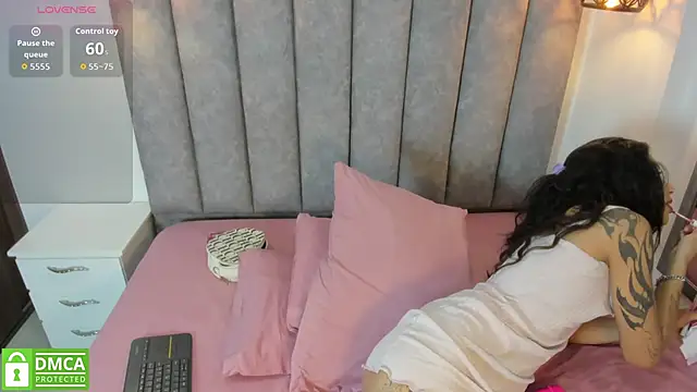 Katrina Burns online show from January 8, 6:58 pm