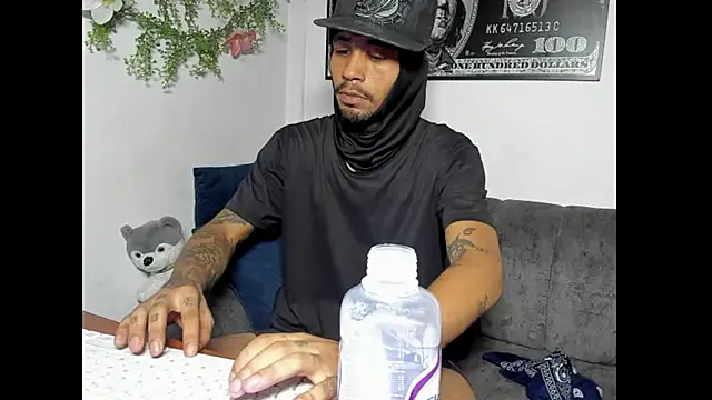 Snapshot of carl_jhonson821 chatting on November 6, 9:13 am carl jhonson821 online show from November 6, 9:13 am