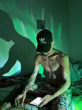 Snapshot of carl_jhonson821 chatting on October 27, 9:21 am carl jhonson821 online show from October 27, 9:21 am