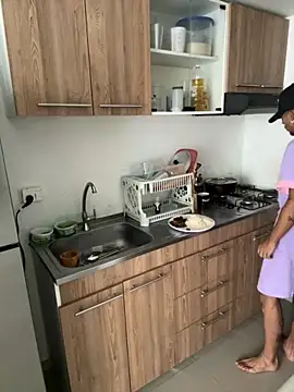 Snapshot of carl_jhonson821 chatting on October 27, 9:27 pm carl jhonson821 online show from October 27, 9:27 pm