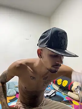 Snapshot of carl_jhonson821 chatting on November 22, 2:27 pm carl jhonson821 online show from November 22, 2:27 pm