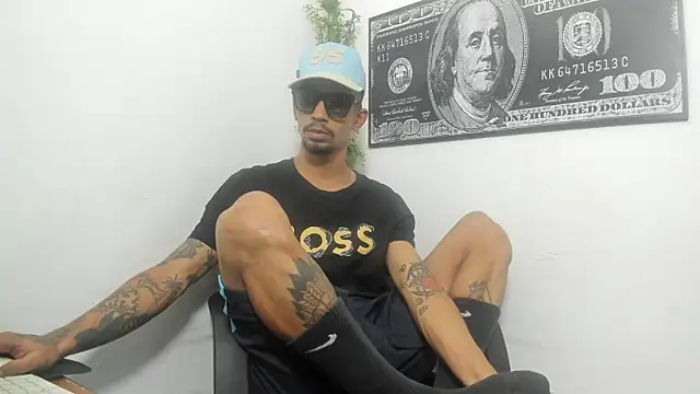 Snapshot of carl_jhonson821 chatting on November 29, 12:16 pm carl jhonson821 online show from November 29, 12:16 pm