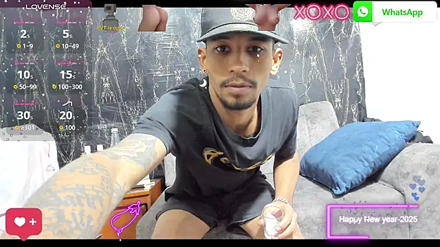 Snapshot of carl_jhonson821 chatting on October 12, 3:35 pm carl jhonson821 online show from October 12, 3:35 pm