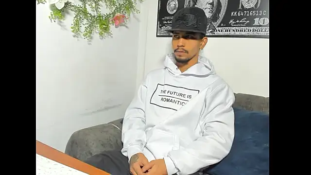 Snapshot of carl_jhonson821 chatting on November 3, 11:36 am carl jhonson821 online show from November 3, 11:36 am