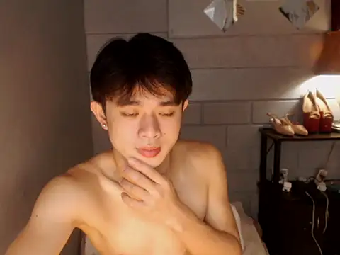 NautyBoyBrazeen 143 online show from March 27, 7:06 am