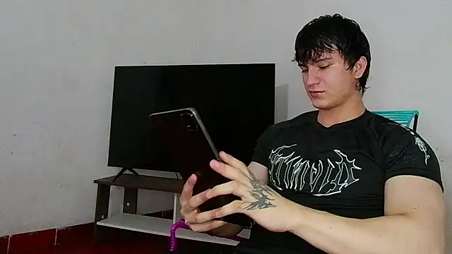 ErickWalton online show from January 15, 5:22 am