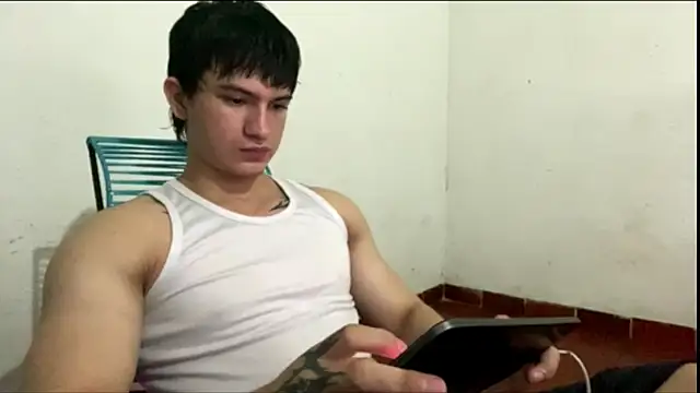 ErickWalton online show from October 15, 5:17 am