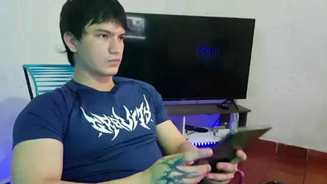 ErickWalton online show from October 24, 5:28 am