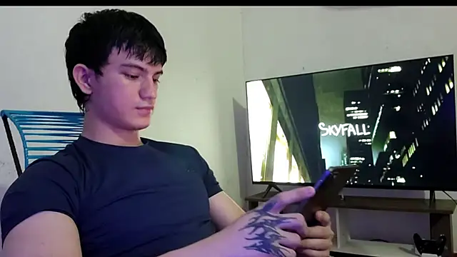 ErickWalton online show from November 30, 5:19 am