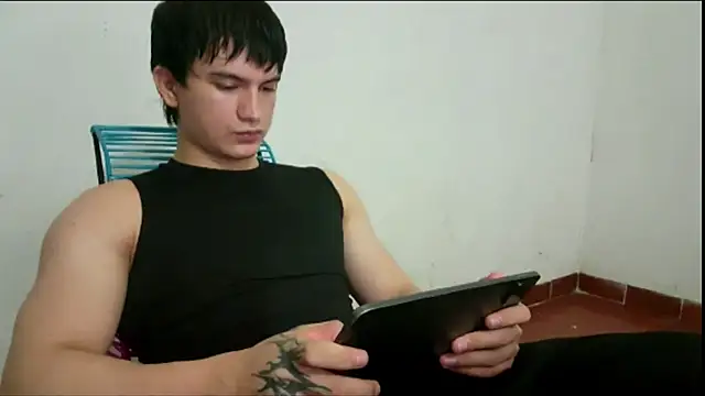 ErickWalton online show from October 16, 5:05 am