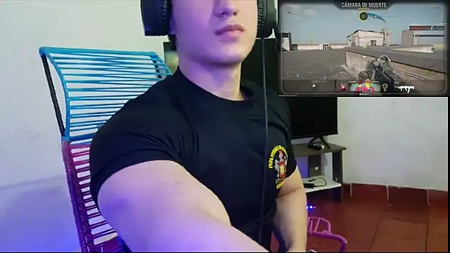 ErickWalton online show from November 11, 5:35 am