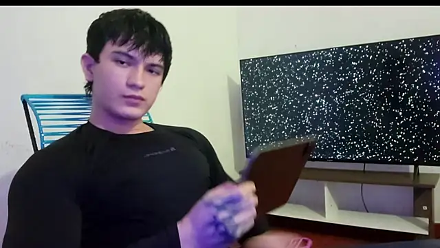 ErickWalton online show from December 4, 5:17 am