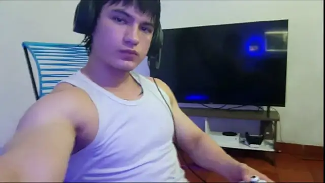 ErickWalton online show from November 1, 5:25 am