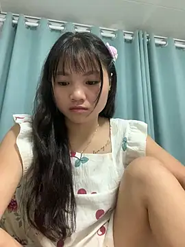 Emlyly-18 online show from October 16, 2:31 am