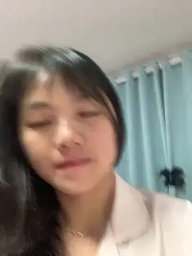 Emlyly-18 online show from October 18, 8:22 pm