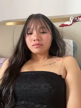 Emlyly-18 online show from September 10, 1:59 am